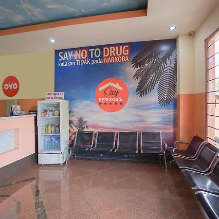 Super Oyo 2639 Oxy Townhouse Hotel Manado Eksteriør billede