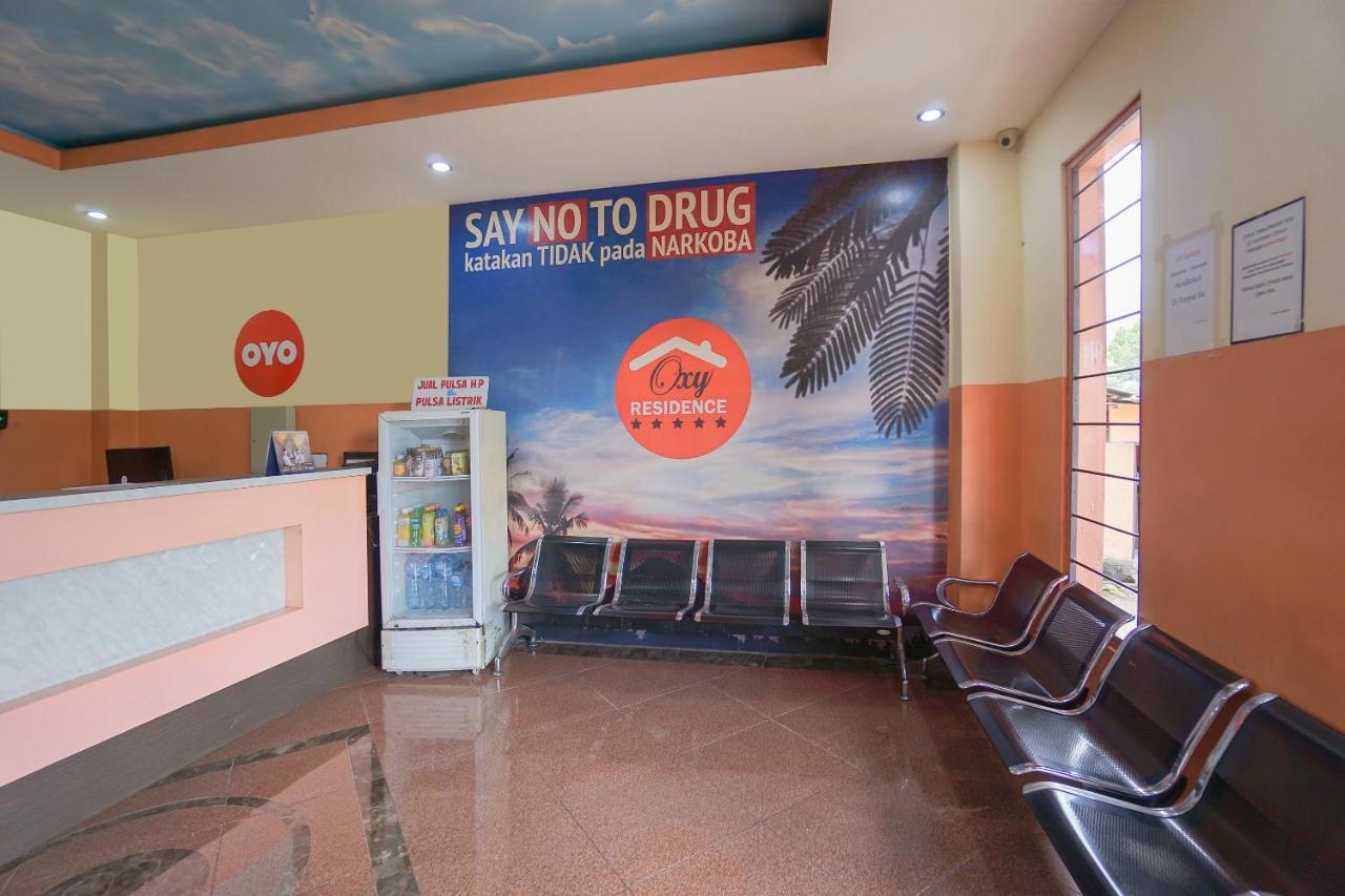 Super Oyo 2639 Oxy Townhouse Hotel Manado Eksteriør billede