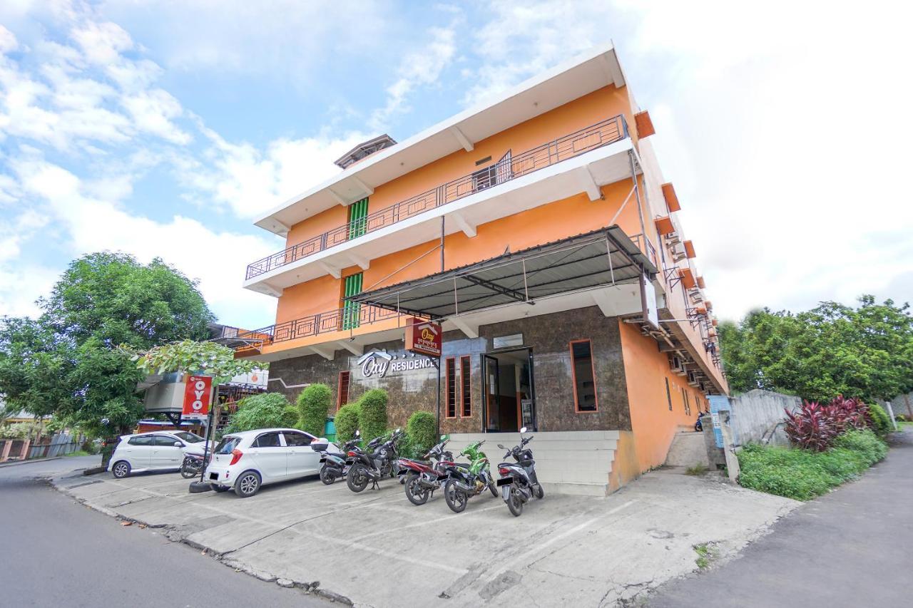 Super Oyo 2639 Oxy Townhouse Hotel Manado Eksteriør billede