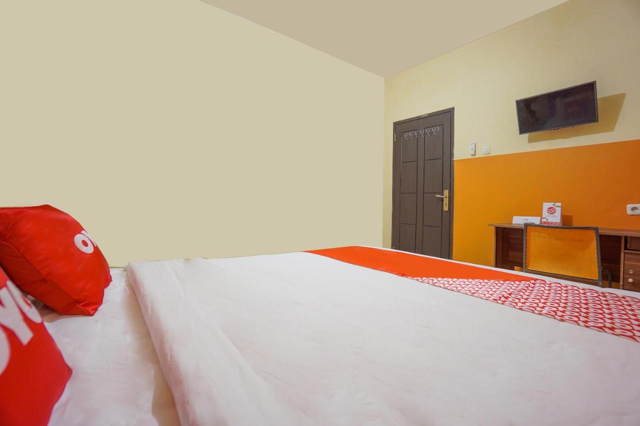 Super Oyo 2639 Oxy Townhouse Hotel Manado Eksteriør billede
