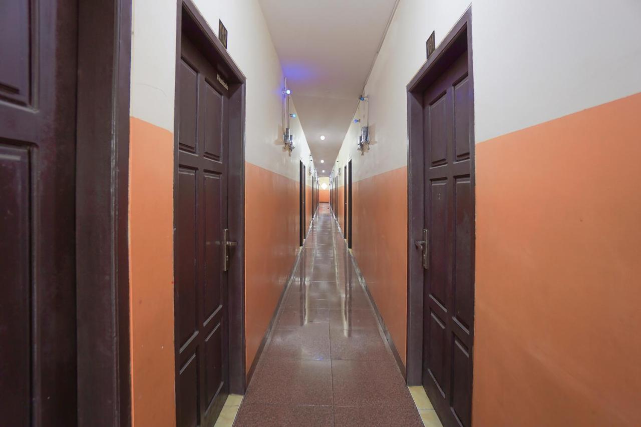 Super Oyo 2639 Oxy Townhouse Hotel Manado Eksteriør billede