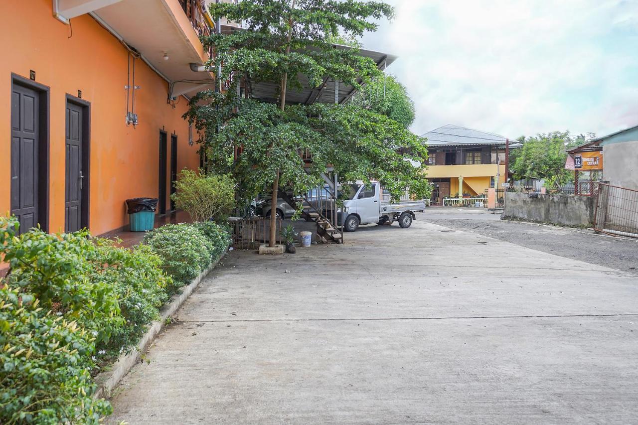 Super Oyo 2639 Oxy Townhouse Hotel Manado Eksteriør billede